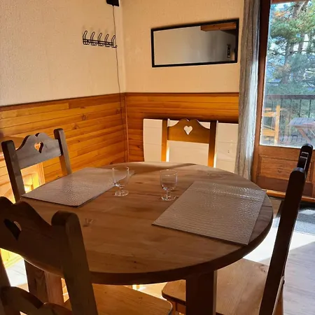 Joli A 2 Min Des Pistes, 5 Min Du Coeur Du Village, Parking Prive, A Pied 샬레 *