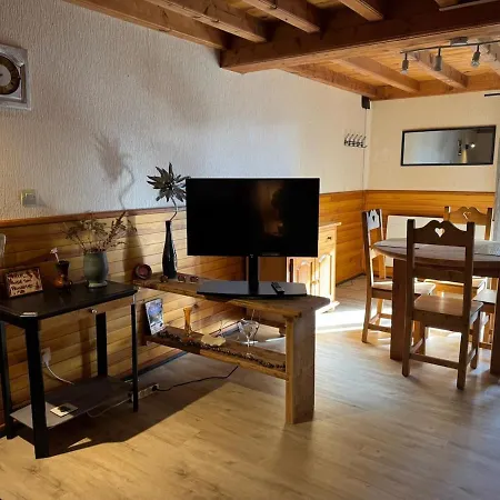 Joli A 2 Min Des Pistes, 5 Min Du Coeur Du Village, Parking Prive, A Pied 샬레 *