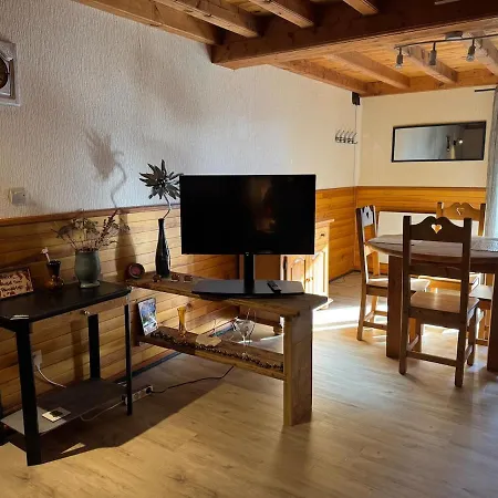 Joli A 2 Min Des Pistes, 5 Min Du Coeur Du Village, Parking Prive, A Pied 샬레 *